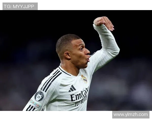 探讨历史上哪个足球明星在巅峰时期展现出最强的竞技水平与影响力